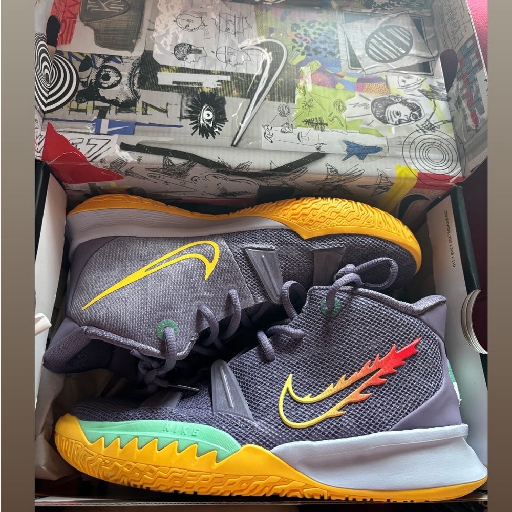 Kyrie 7